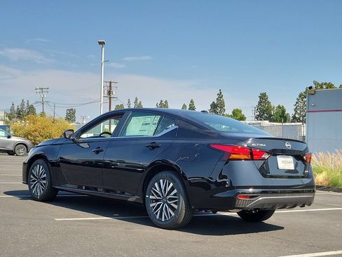 New 2026 Nissan Altima 2.5 SV AWD/4WD image 2