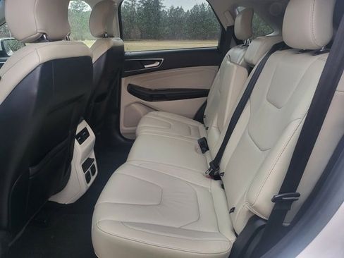 Used 2017 Ford Edge Titanium w/ Technology Package image 11