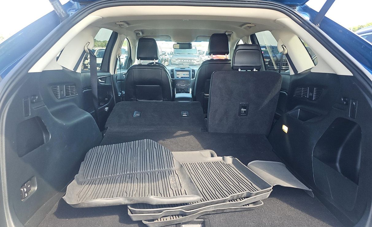 Used 2020 Ford Edge SEL w/ Convenience Package AWD/4WD image 5