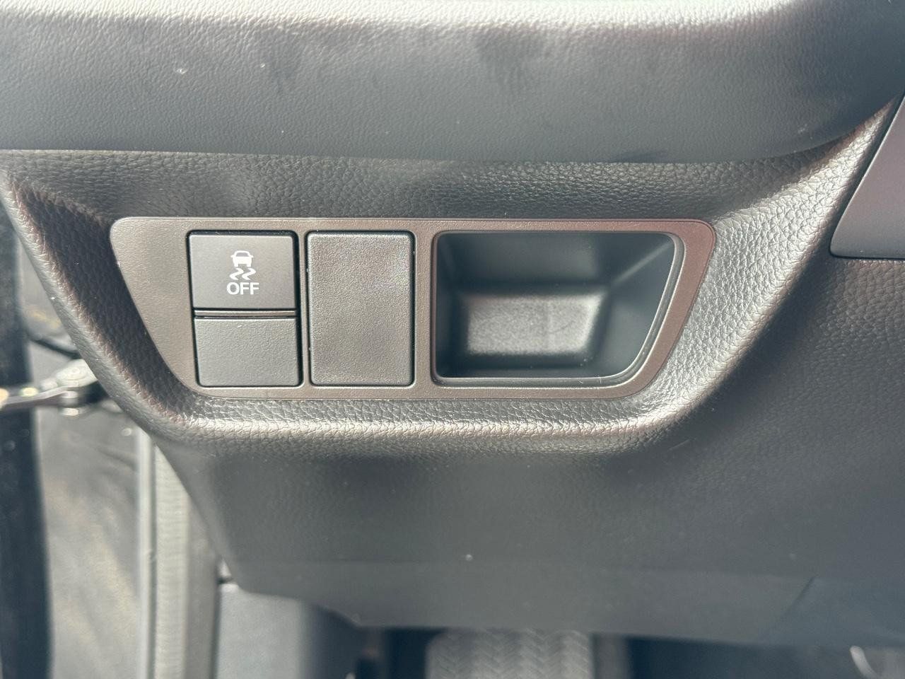Certified 2025 Honda HR-V LX image 22