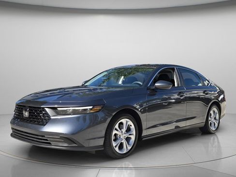 Certified 2025 Honda Accord LX image 8