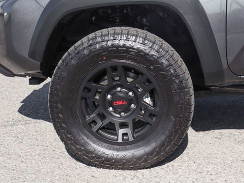 Used 2023 Toyota Tacoma TRD Off-Road w/ TRD Premium Off Road Package AWD/4WD image 46