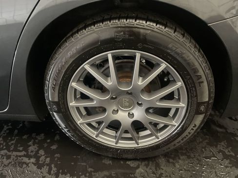 Used 2017 Chevrolet Malibu LT FWD image 26