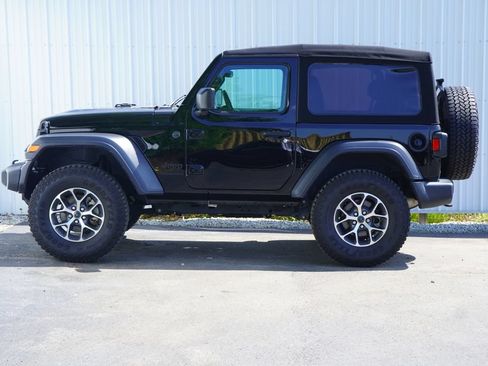 Used 2024 Jeep Wrangler Sport AWD/4WD image 4