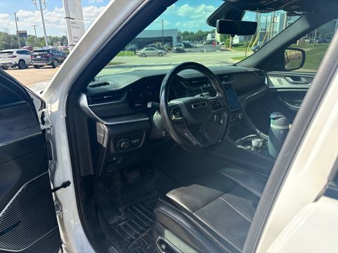 Used 2022 Jeep Grand Cherokee L Overland w/ Advanced Protech Group III AWD/4WD image 13
