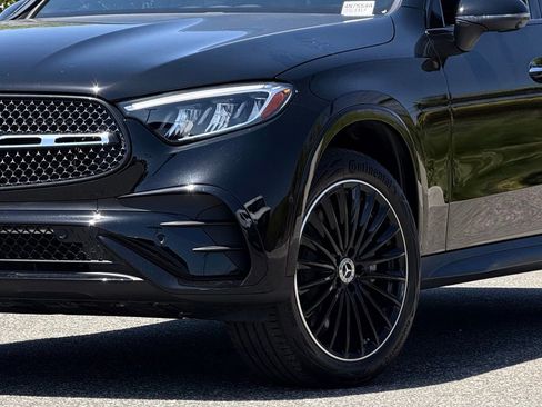 Used 2025 Mercedes-Benz GLC 300 4MATIC image 4