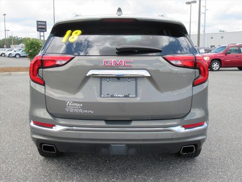 Used 2018 GMC Terrain Denali w/ Advanced Safety Package FWD image 6