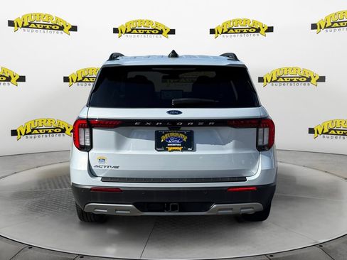 Used 2025 Ford Explorer Active w/ Active Comfort Package RWD image 4