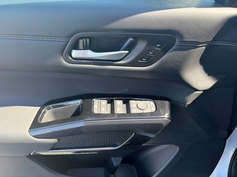 New 2026 Nissan Pathfinder Platinum image 16