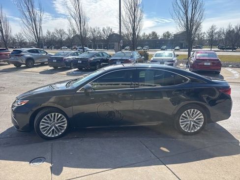 Used 2016 Lexus ES 350 w/ Luxury Package w/Wood Trim image 6
