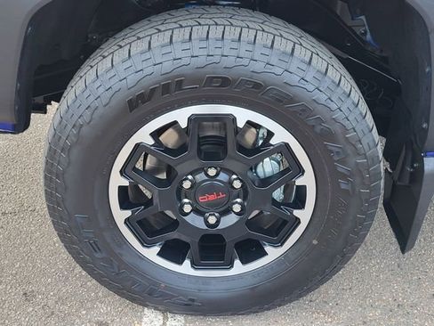 Used 2025 Toyota Tacoma TRD Off-Road w/ TRD Off Road Upgrade Package image 10