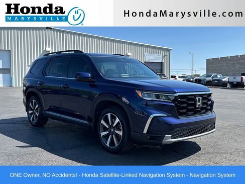 Used 2025 Honda Pilot Touring image 1