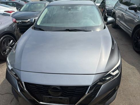 Used 2022 Nissan Sentra SV FWD image 2