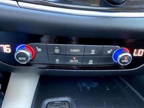 Used 2020 Buick Enclave Essence w/ Sound and Sites Package image 24