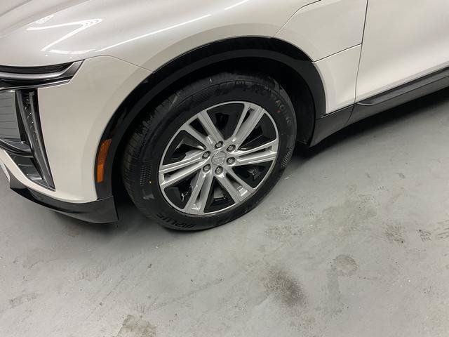 Used 2024 Cadillac Lyriq Tech w/ LPO, Floor Liner Package AWD/4WD image 4