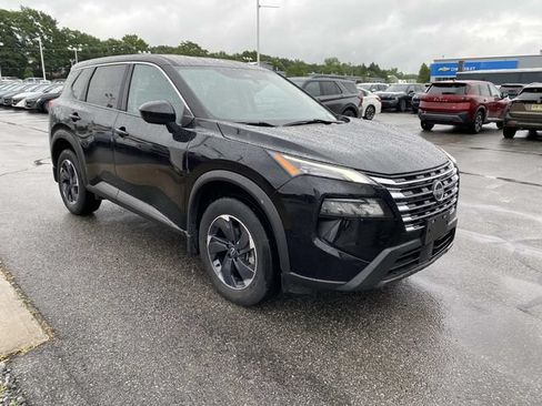 Used 2024 Nissan Rogue SV AWD/4WD image 7