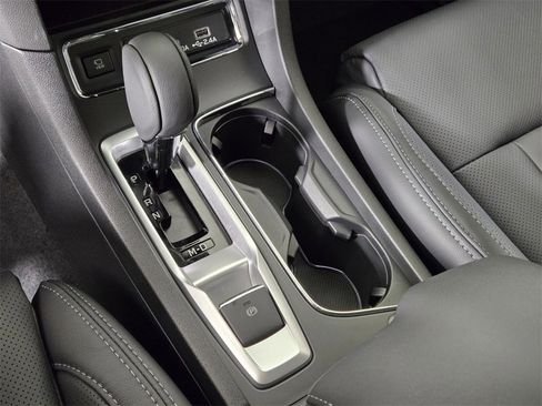 New 2025 Subaru Ascent Limited w/ Popular Package #2 image 17