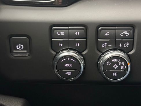 New 2025 GMC Sierra 1500 AT4 w/ AT4 Premium Package image 25