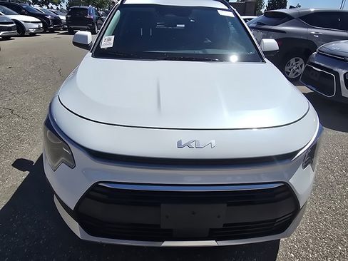 Used 2024 Kia Niro EX FWD image 20