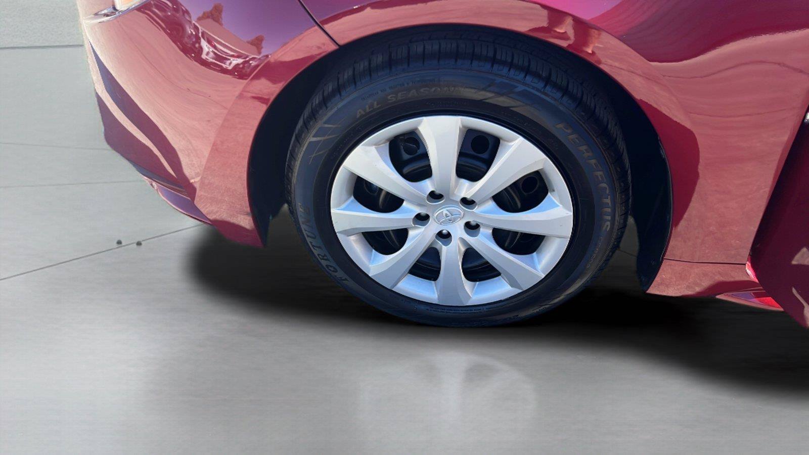 Used 2025 Toyota Corolla LE FWD image 22
