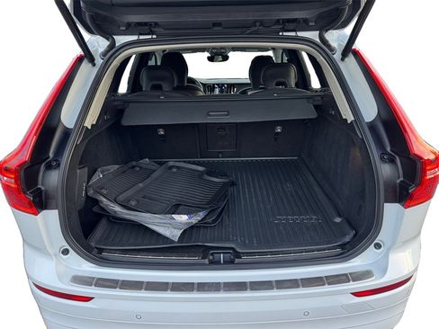 Certified 2023 Volvo XC60 B5 Core image 5