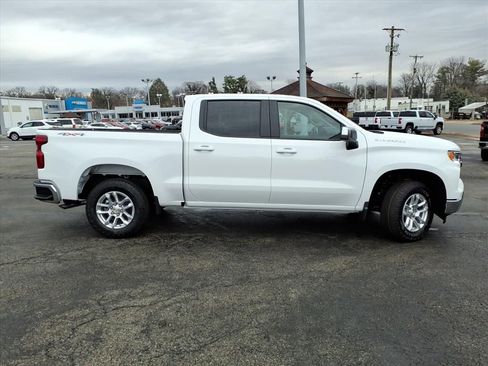 New 2026 Chevrolet Silverado 1500 LT image 3