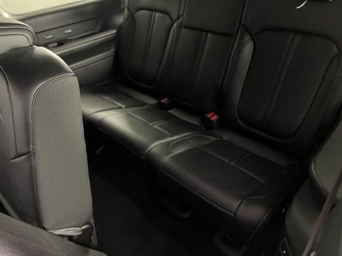 Used 2023 Jeep Wagoneer L Series III w/ Preferred Equipment Group AWD/4WD image 18