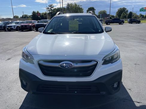 Used 2022 Subaru Outback Premium image 3