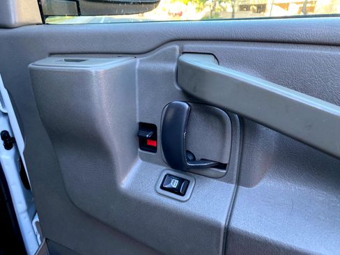 Used 2017 Chevrolet Express 2500 LS image 27