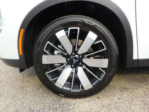 New 2025 Mitsubishi Outlander SE image 3
