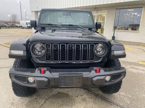 Used 2024 Jeep Wrangler Unlimited Rubicon w/ Dual Top Group image 7