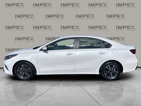 Used 2024 Kia Forte LXS image 2