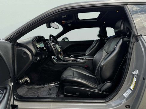 Used 2017 Dodge Challenger SXT Plus image 16