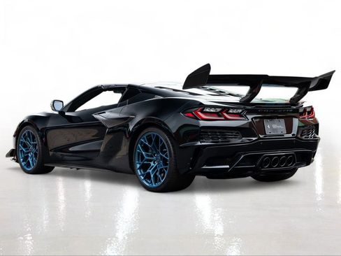 Used 2026 Chevrolet Corvette ZR1 w/ ZR1 Carbon Fiber Aero Package RWD image 2
