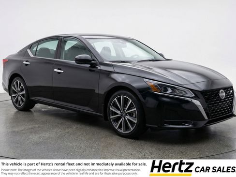 Used 2025 Nissan Altima 2.5 SV image 1