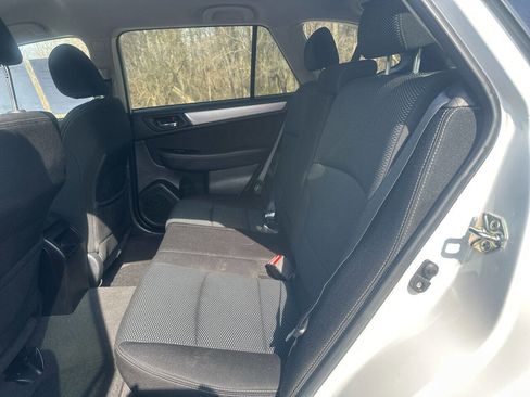 Used 2017 Subaru Outback 2.5i Premium image 19