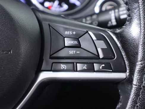 Used 2020 Nissan Rogue SV AWD/4WD image 15
