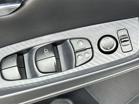 Used 2025 Nissan Sentra SV image 12