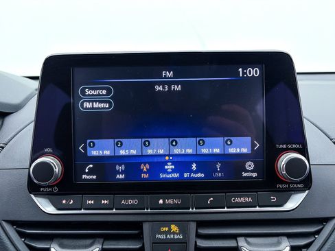 Used 2021 Nissan Altima 2.5 SV w/ SV Premium Package image 22