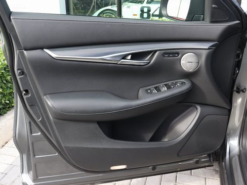 Certified 2025 INFINITI QX50 Sport image 11