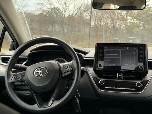 Used 2022 Toyota Corolla LE image 6