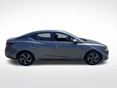 Used 2024 Nissan Sentra SV FWD image 9