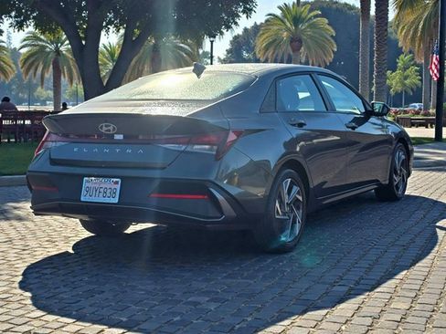 Certified 2025 Hyundai Elantra Sport image 4