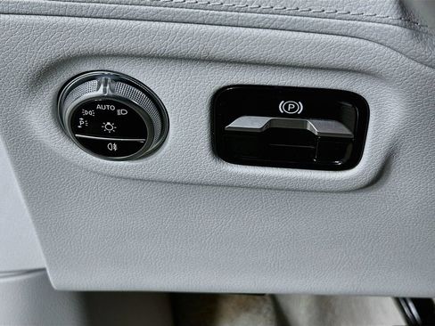 Certified 2023 Mercedes-Benz EQS 580 4MATIC Sedan image 10