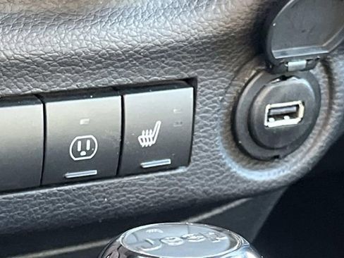 Used 2018 Jeep Wrangler Sport image 27