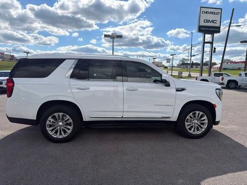 Used 2024 GMC Yukon SLT w/ SLT Luxury Package AWD/4WD image 15