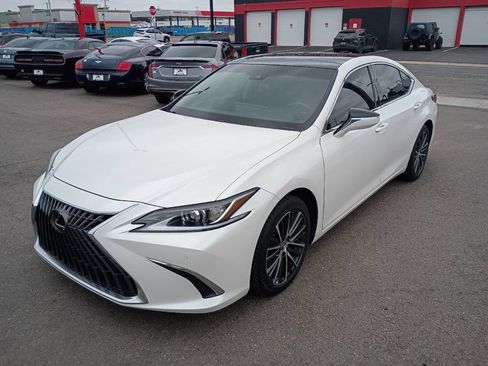 Used 2023 Lexus ES 350 w/ Premium Package FWD image 3
