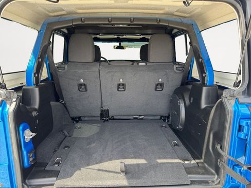 Used 2022 Jeep Wrangler Unlimited Sport AWD/4WD image 5