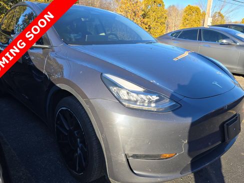 Used 2021 Tesla Model Y Long Range image 3