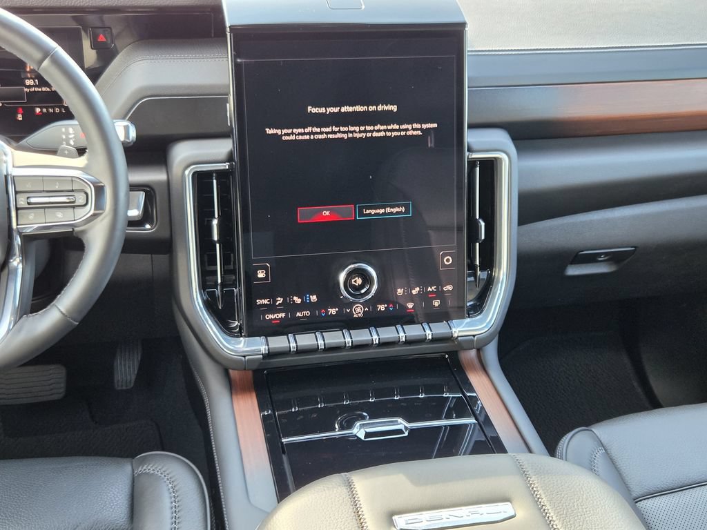 Used 2025 GMC Yukon Denali AWD/4WD image 16